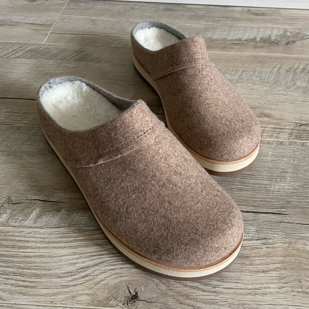 New Merrell Clogs